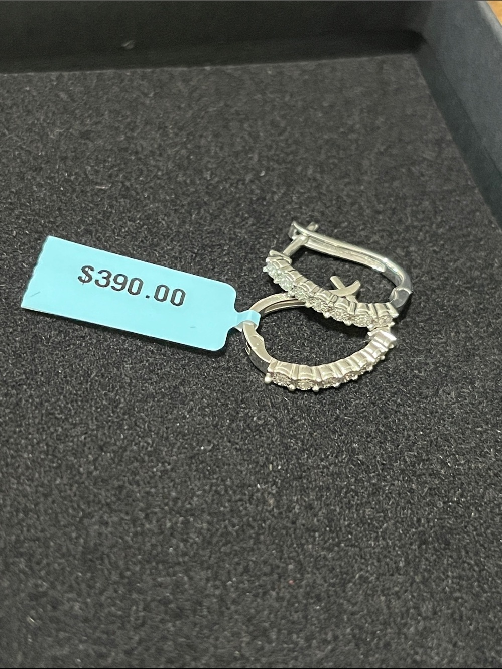 LAB GROWN DIAMOND earrings in sterling silver